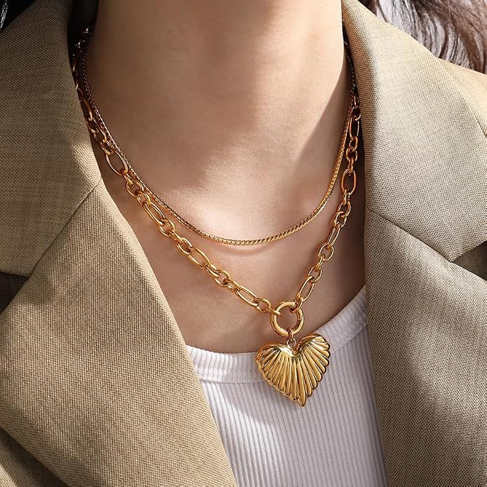 Chunky Gold Heart Necklace for Women, 18K Gold Plated Puffy Heart Pendant with Thick Paperclip Chain, Large Statement Choker Necklace, Vintage Style Stainless Steel Jewelry Gift for Christmas, Birthday, Valentine‘s Day