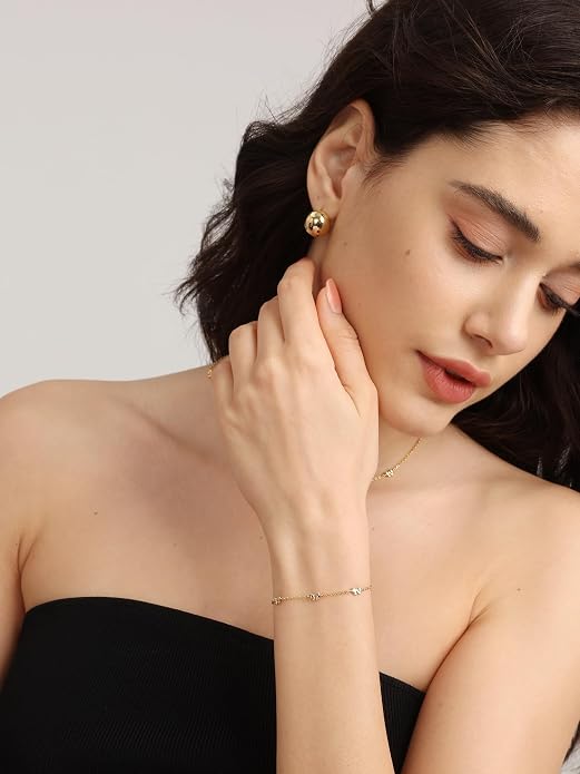 FRUMOS 18K Gold Plated Brass Bracelet for Women, Dainty Adjustable Chain Bracelet, Hypoallergenic Fashion Jewelry for Daily Wear