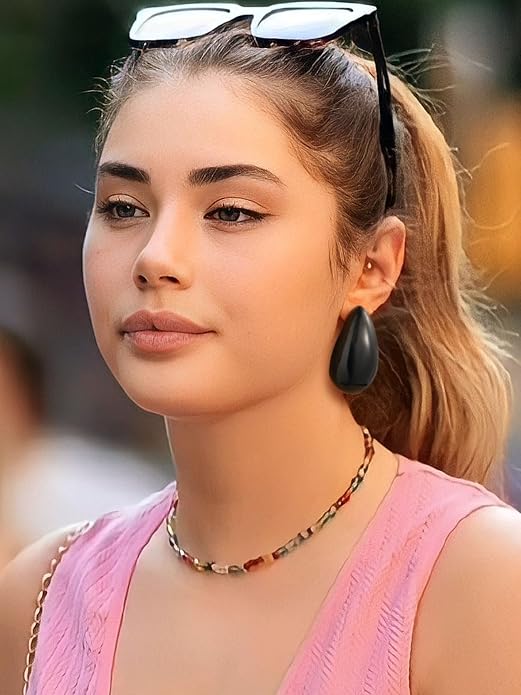 KeyStyle Chunky Gold Hoop Earrings for Women Trendy, Stainless Steel TearDrop Hoops Earring, Lightweight Water Drop Ear Jewerly