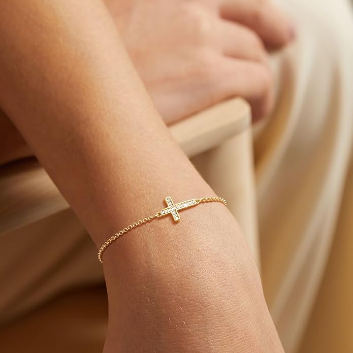 LOYATA Gold Bracelet Gold 14K Gold Filled Dainty Chain Simple Jewelry Gift for Women