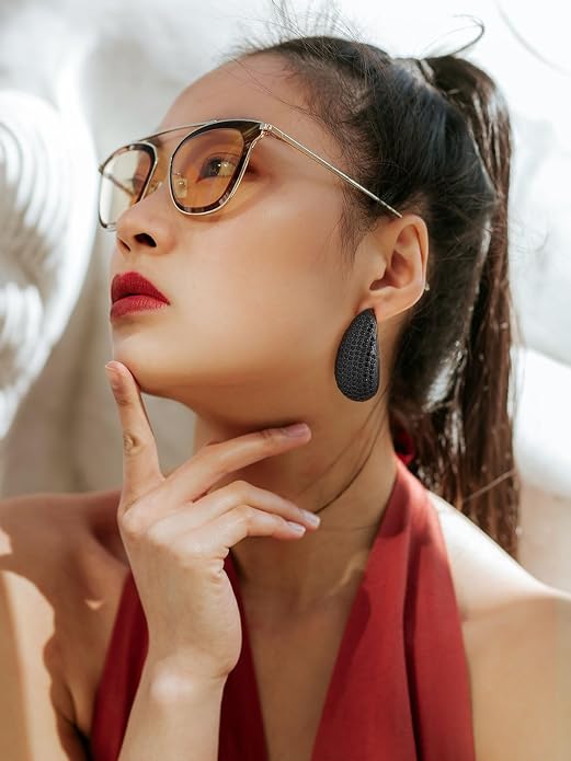 KeyStyle Chunky Gold Hoop Earrings for Women Trendy, Stainless Steel TearDrop Hoops Earring, Lightweight Water Drop Ear Jewerly