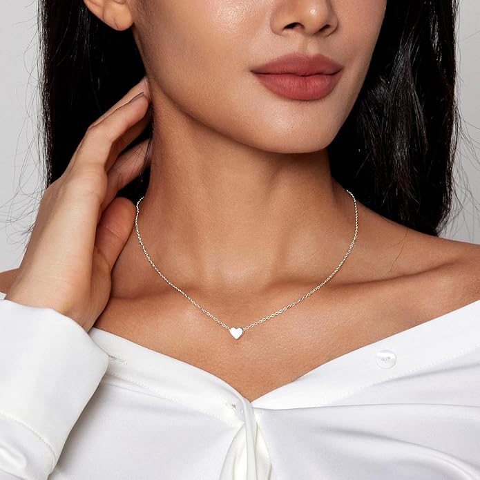 Airmb Cute Heart Necklace for Women Gold/Silver Plated Heart Pendant Choker Necklaces Tendy Love Heart Chain Necklace Dainty Gold/Silver Necklace Jewelry Gifts for Women