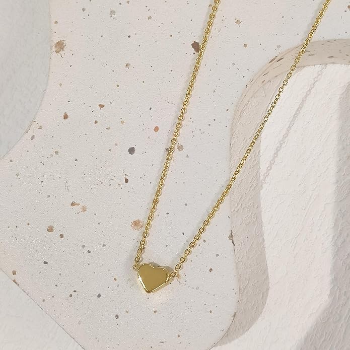 Airmb Cute Heart Necklace for Women Gold/Silver Plated Heart Pendant Choker Necklaces Tendy Love Heart Chain Necklace Dainty Gold/Silver Necklace Jewelry Gifts for Women