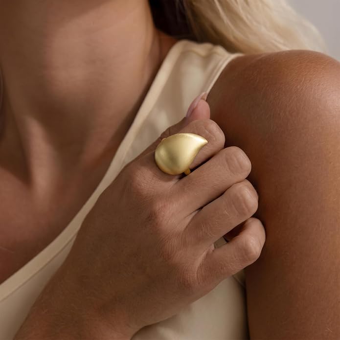 Mytys Statement Chunky Ring Square Gold Plated, Minimalist Modern Geometric Dome Fashion Rings for Women, Trendy Oversized Band Ring Jewelry Gift