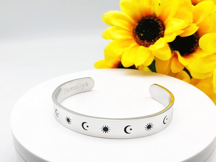 Dczosily Inspirational Bracelets for Women Stainless Steel Cuff Bracelet Engraved Jewelry Motivational Bangles Personalized Gifts for Best Friend/Mom