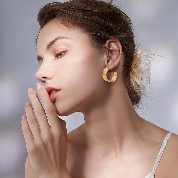 18K Gold Plated Hoop Earrings for Women Chunky Huggie Earrings Minimalist Gold Jewelry Valentine's Day Gift for Girlfriend Wife