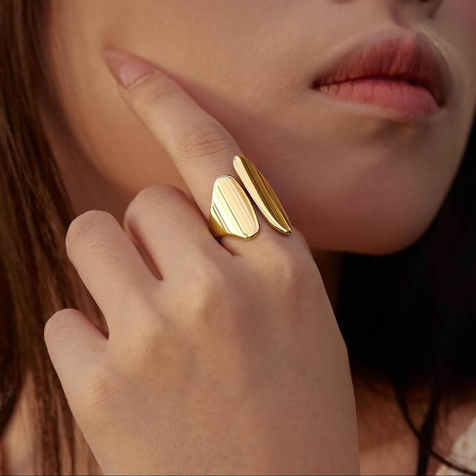 Gelbesty Waterproof Gold Statement Rings for Women, 14K Gold Plated Chunky Open Stackable Rings Non Tarnish Fashion Adjustable Stainless Steel Pinky Knuckle Signet Vintage Ring Jewelry Size 5-11