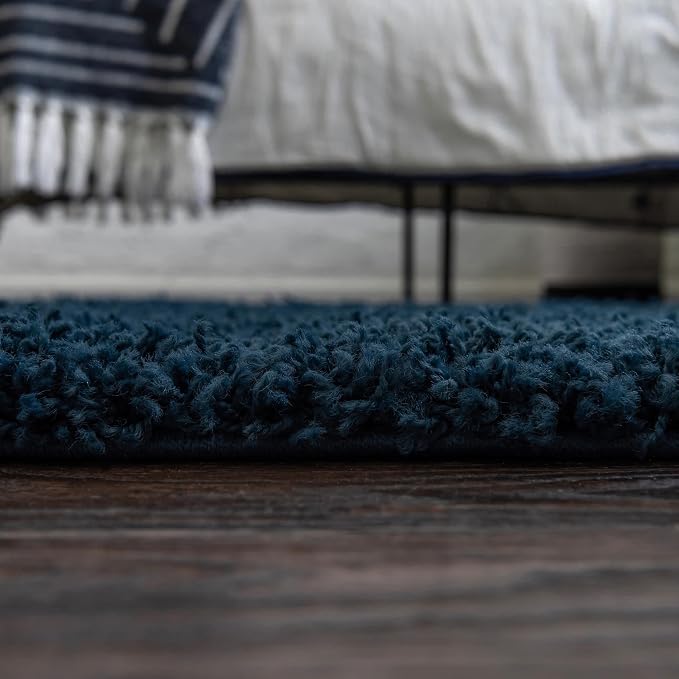 Unique Loom Solid Shag Collection Area Rug (6' 1" Round, Sapphire Blue/ Navy Blue)
