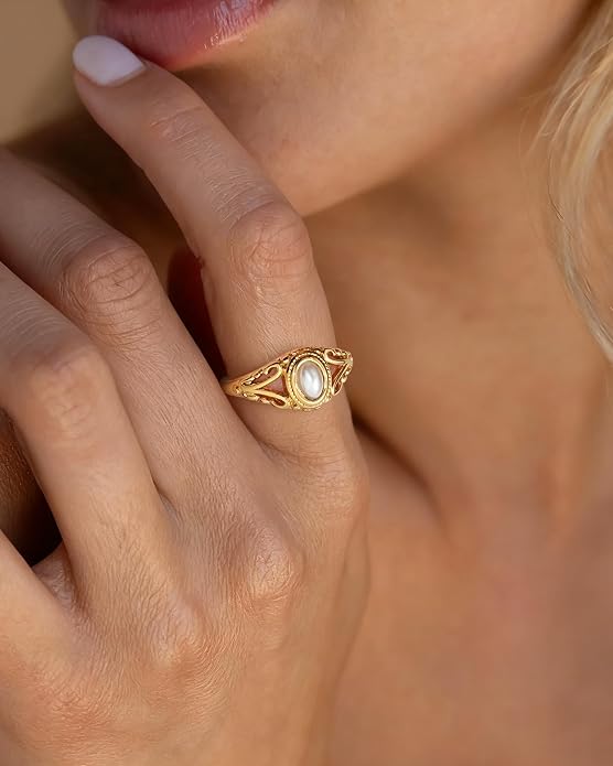 YeGieonr Non Tarnish Gold Signet Rings for Women - Waterproof 18K Gold Plated Stainless Steel Pearl Ring, Statement Ring for Everyday Wear