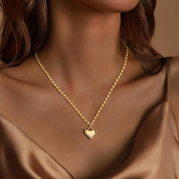 Zeffy Dainty Gold Heart Necklace for Women Trendy 14K Gold/Silver Plate Cute Heart Pendant Choker Necklaces Gold Love Heart Chain Necklace for Women Dainty Gold Jewelry Gifts for Women