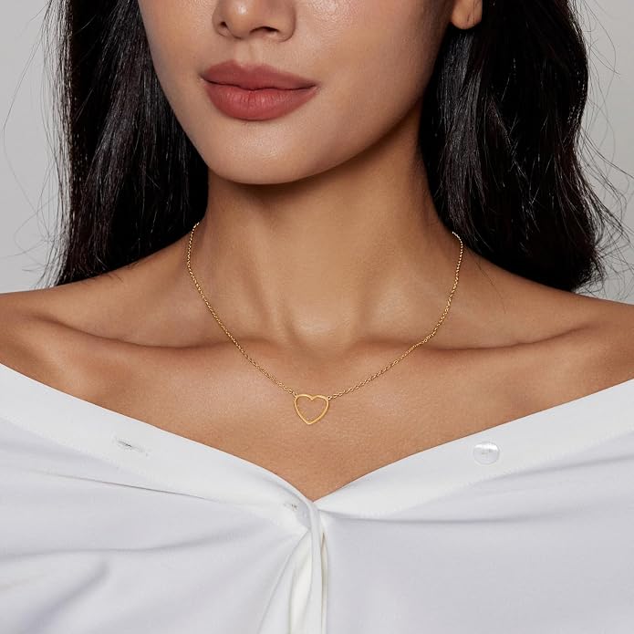 Airmb Cute Heart Necklace for Women Gold/Silver Plated Heart Pendant Choker Necklaces Tendy Love Heart Chain Necklace Dainty Gold/Silver Necklace Jewelry Gifts for Women