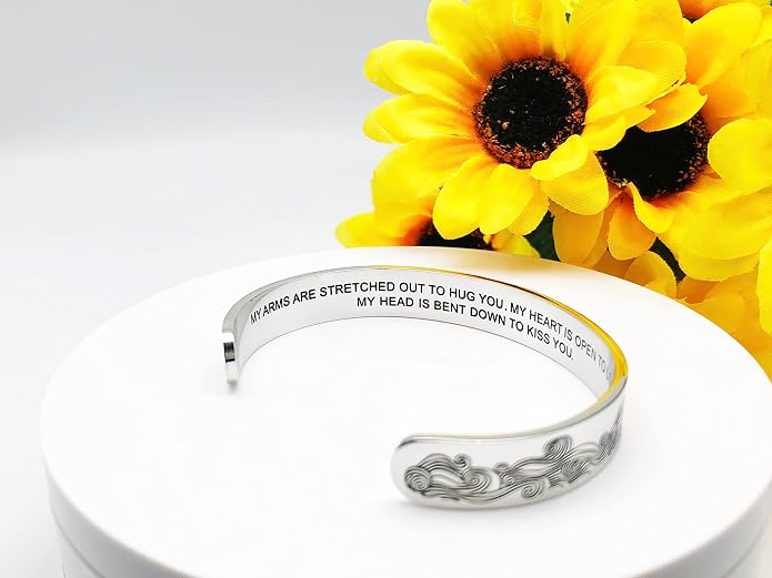 Dczosily Inspirational Bracelets for Women Stainless Steel Cuff Bracelet Engraved Jewelry Motivational Bangles Personalized Gifts for Best Friend/Mom