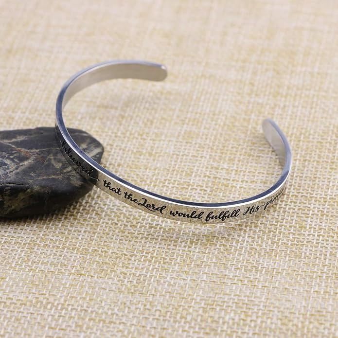 Memgift 𝐂𝐡𝐫𝐢𝐬𝐭𝐢𝐚𝐧 𝐁𝐫𝐚𝐜𝐞𝐥𝐞𝐭𝐬 for 𝐖𝐨𝐦𝐞𝐧 Inspirational Gifts Bible Verse Religious Faith Jewelry Cuff Bracelet Mothers Day Christmas Birthday Jewelry for Her Mother Daughter