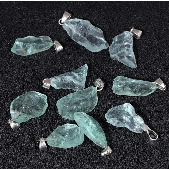 10pcs Irregular Raw Natural Green Crystal Rock Stone Pendant Healing Crystal Chakra Gemstone Charm for Jewelry Making DIY Necklace Earrings Accessories Reiki