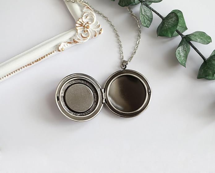 Handmade Oval Shaped Photo Locket with dried Pressed Flowers Locket pendant Necklace