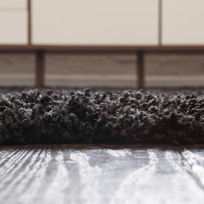 Unique Loom Solid Shag Collection Area Rug (5' 1" x 8' Oval, Jet Black)