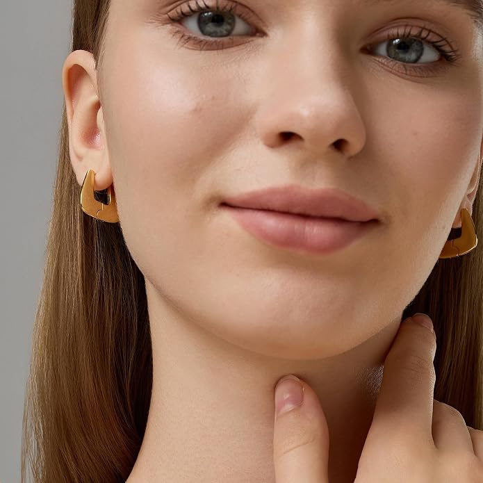 FRUMOS 18K Gold Plated Chunky Hoop Earrings for Women Fashion Thick Gold Hoops Set Jewelry for Birthday Christmas Gifts