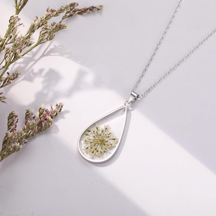 AUNTESIGN Forget-Me-Not and Queen Anne's Lace Pressed Wildflower Necklace | Birth Month Flowers Necklace | Gold/Silver Pressed Flower Jewelry | Mother's Day | Gift For Her