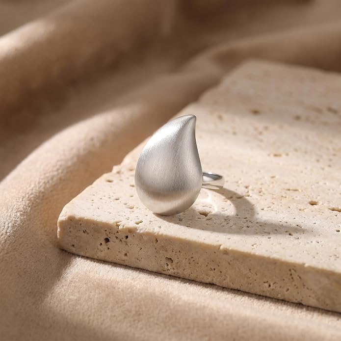 Mytys Statement Chunky Ring Square Gold Plated, Minimalist Modern Geometric Dome Fashion Rings for Women, Trendy Oversized Band Ring Jewelry Gift
