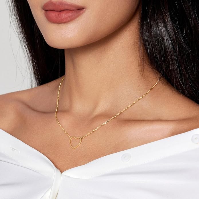 Airmb Cute Heart Necklace for Women Gold/Silver Plated Heart Pendant Choker Necklaces Tendy Love Heart Chain Necklace Dainty Gold/Silver Necklace Jewelry Gifts for Women