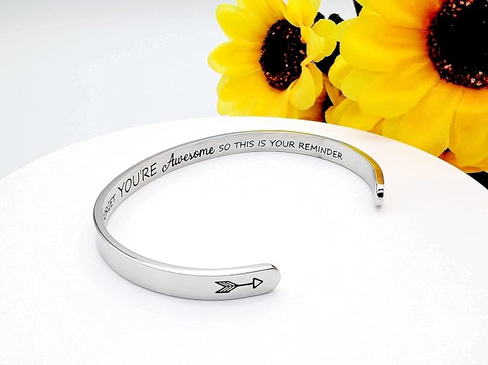 Dczosily Inspirational Bracelets for Women Stainless Steel Cuff Bracelet Engraved Jewelry Motivational Bangles Personalized Gifts for Best Friend/Mom