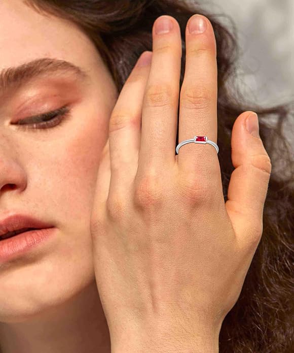 RLMOON Birthstone Rings for Women Non Tarnish Gold Stackable Rings Dainty 14K Gold/Silver Plated Baguette CZ Emerald Green Pinky Ring Personalized Jewelry Gift for Birthday Size 4-10