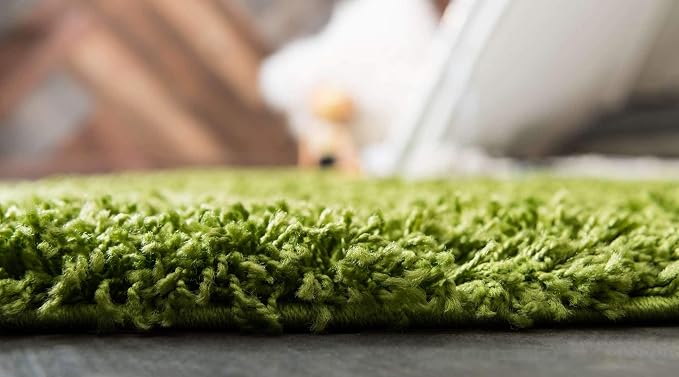 Unique Loom Solid Shag Collection Area Rug (7' 10" x 10' Rectangle, Grass Green)