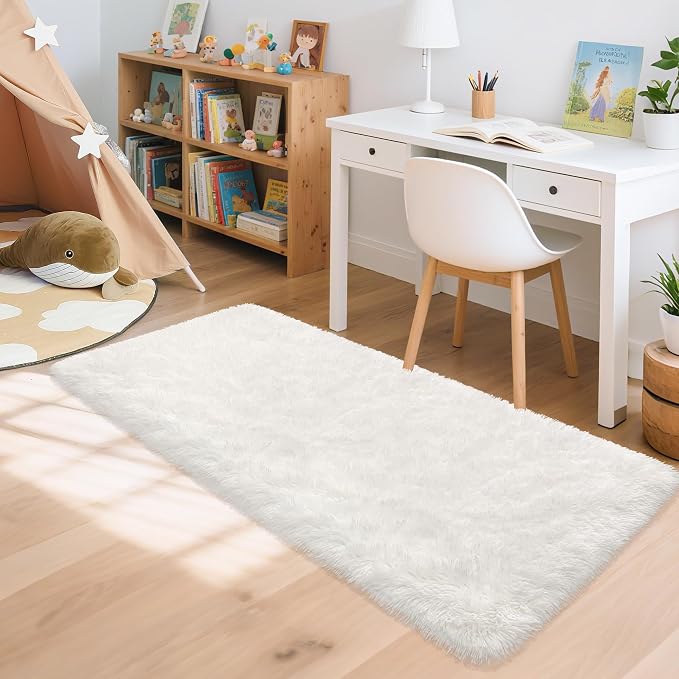 2x5 Feet White Soft Runner Rug for Bedroom Bedside, Fluffy Washable Runner Carpet for Hallway, Entryway, Dorm, Cute Furry Area Rug for Kids Girls Room, Nursery, Playroom, Home Decor