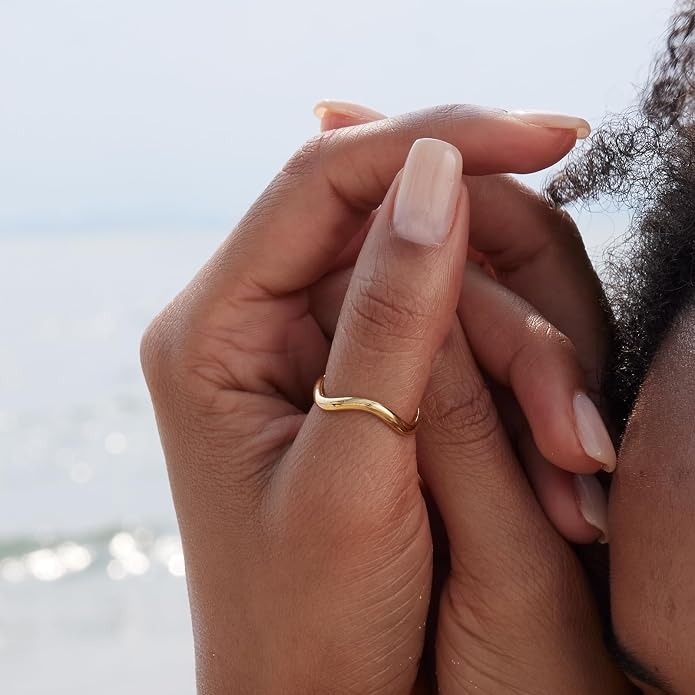 STORYJEWELLERY Gold Plated Wedding Bands for Women, Thumb Ring, Curved Wedding Bands for Women, Gold Plated Band Ring, Wavy Rings, Simple Thin Rings