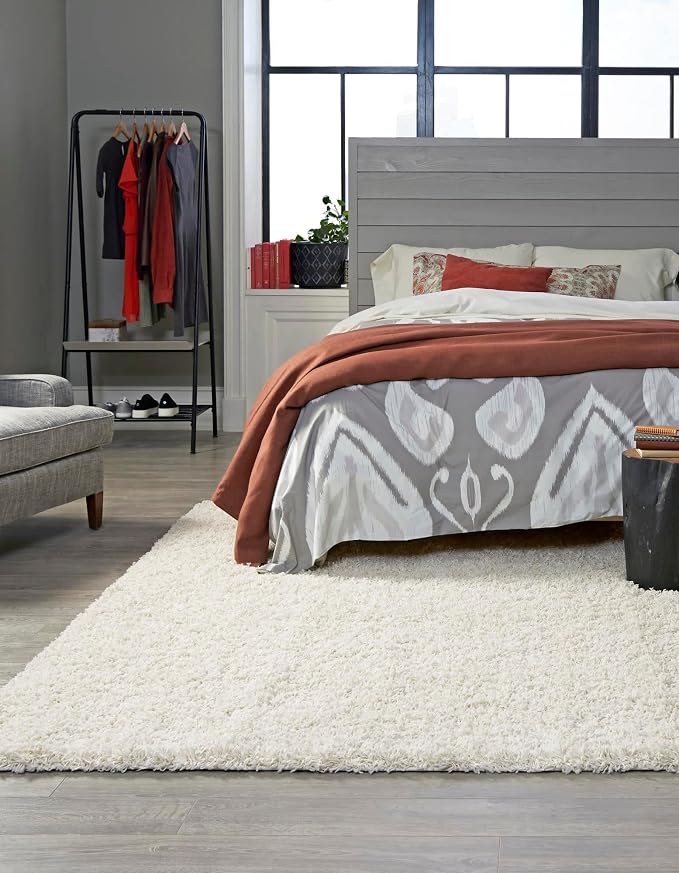 Unique Loom Solid Shag Collection Area Rug (7' 10" Square, Pure Ivory)