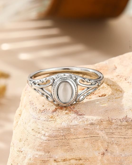 YeGieonr Non Tarnish Gold Signet Rings for Women - Waterproof 18K Gold Plated Stainless Steel Pearl Ring, Statement Ring for Everyday Wear