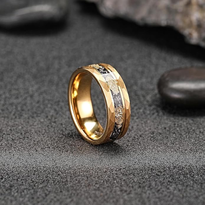 Mens Tungsten Carbide Wedding Bands 8mm Black Hammered Edge Gold Foil Inly Durable Scratch Proof Stainless Steel Cool Promise Ring for Him Comfort Fit