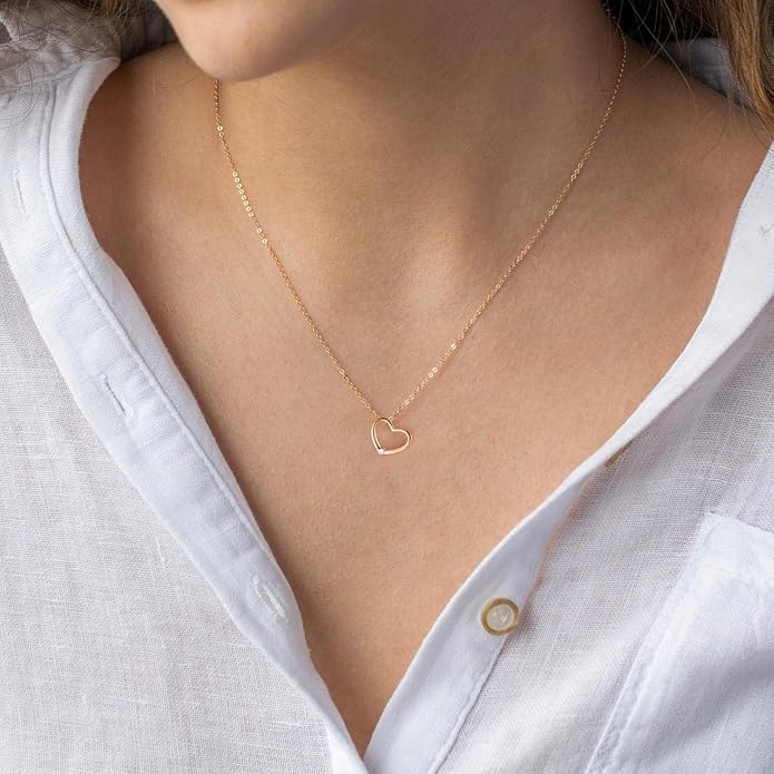 Teen Girls Gifts Trendy Stuff - Dainty 14K Gold/Silver Plated Cute Heart Handmade Disc Circle Bee Choker Adjustable Necklace for Her Women Teenage Girl Trendy Jewelry
