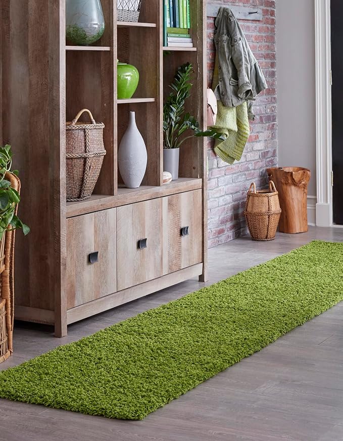 Unique Loom Solid Shag Collection Area Rug (2' 6" x 13' 1" Runner, Grass Green)