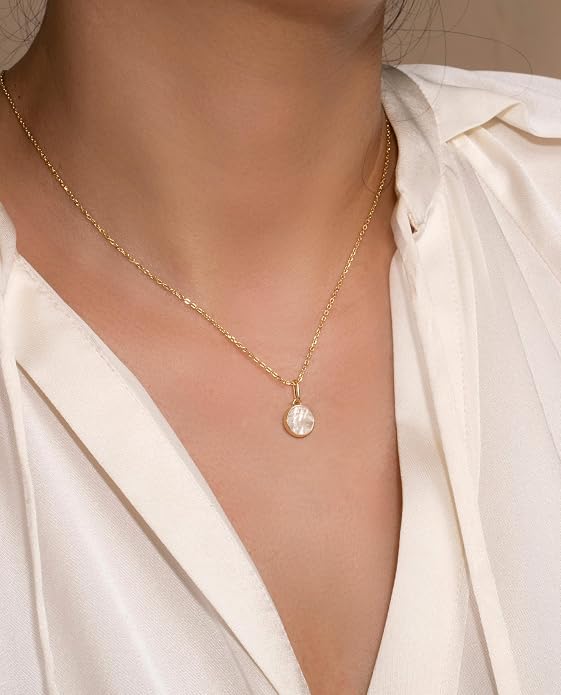 S.Leaf Sterling Silver Pearl Necklace for Women Gold Plated Double-sided Mother of Pearl Four Leaf Clover Shell Necklace Dainty Pendant Necklaces Gift for Women Her Mother Daughter Bridesmaids