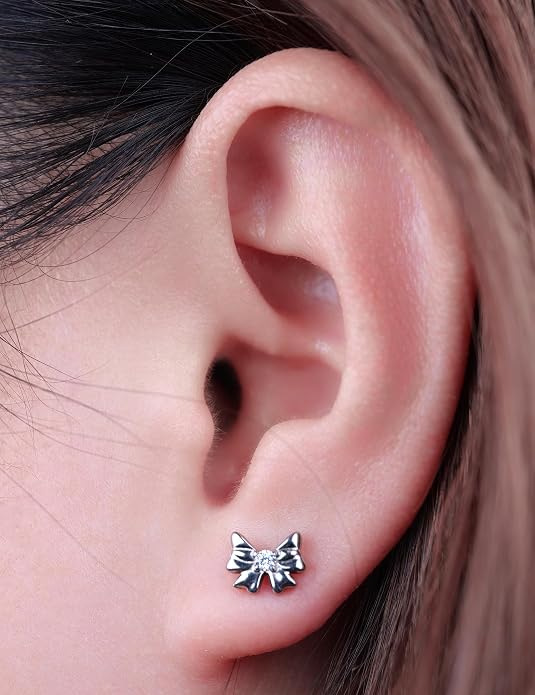 Limerencia 2Pcs 18g Titanium Internally Threaded Tragus Piercing Jewelry Nose Studs Flat Back Earrings Labret, Lip, Helix, Cartilage, Conch, Medusa Piercing for Women Men Sensitive Ears
