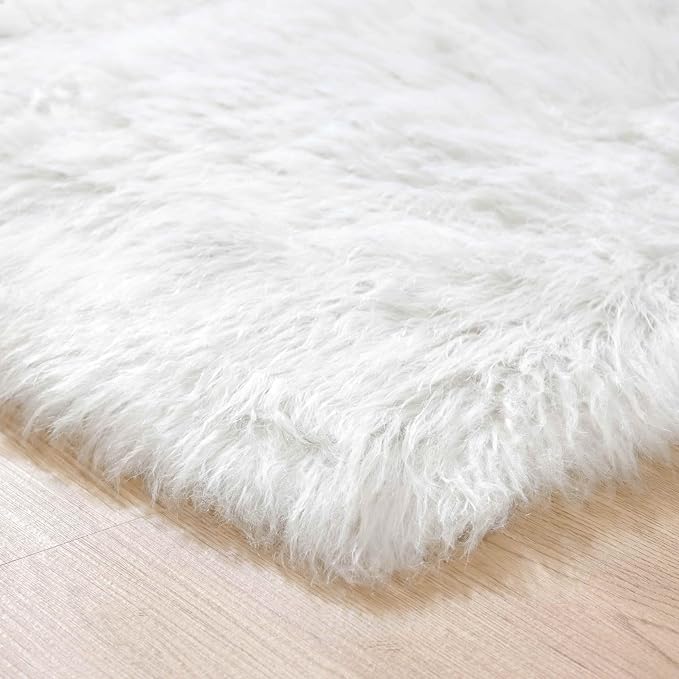 Goolela White Fluffy Fur Rug 4x6 Faux Sheepskin Fuzzy Shag White Rug for Bedroom Living Room Plush Washable Area Rug Rectangle