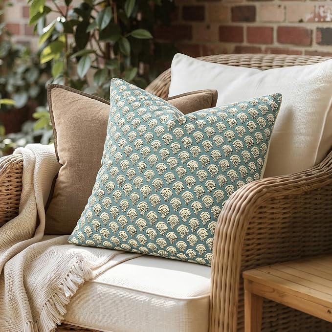 MIULEE Set of 2 Decorative Floral Pillow Covers Neutral Vintage Throw Pillows Block Print Boho Farmhouse Cushion Covers for Modern Spring Home Decor Couch Sofa Bed Living Room, 20x20 Inch, Lake