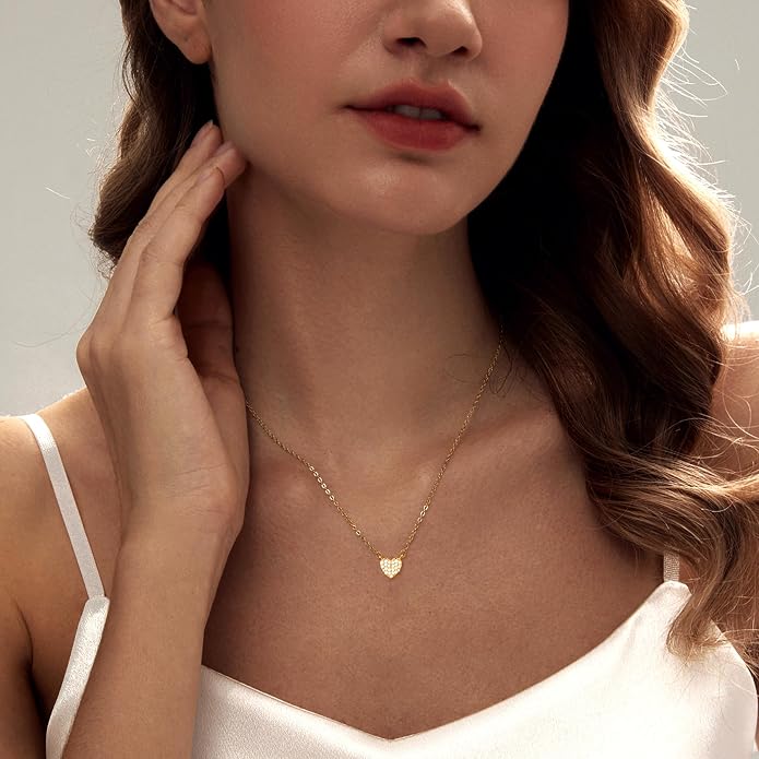 Zeffy Dainty Gold Heart Necklace for Women Trendy 14K Gold/Silver Plate Cute Heart Pendant Choker Necklaces Gold Love Heart Chain Necklace for Women Dainty Gold Jewelry Gifts for Women