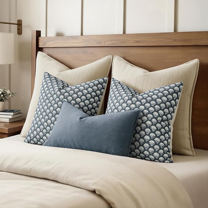 MIULEE Set of 2 Decorative Floral Pillow Covers Neutral Vintage Throw Pillows Block Print Boho Farmhouse Cushion Covers for Modern Spring Home Decor Couch Sofa Bed Living Room, 22x22 Inch, Dusty Blue