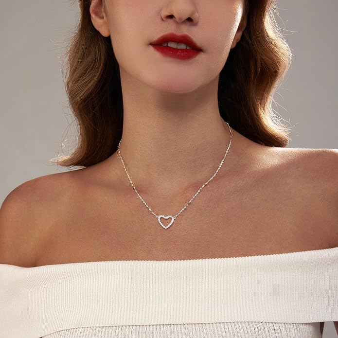 Zeffy Cute Heart Necklace 18k Gold/Silver Plated Tiny Heart Pendant Choker Necklaces Gold Love Heart Chain Necklace for Women Dainty Gold Jewelry Valentines Day Gifts for Women Girls Teen Girls