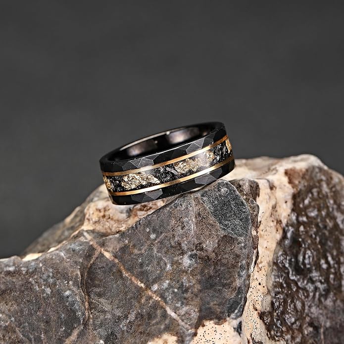 Mens Tungsten Carbide Wedding Bands 8mm Black Hammered Edge Gold Foil Inly Durable Scratch Proof Stainless Steel Cool Promise Ring for Him Comfort Fit