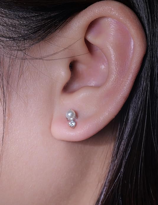 Limerencia 2Pcs 18g Titanium Internally Threaded Tragus Piercing Jewelry Nose Studs Flat Back Earrings Labret, Lip, Helix, Cartilage, Conch, Medusa Piercing for Women Men Sensitive Ears
