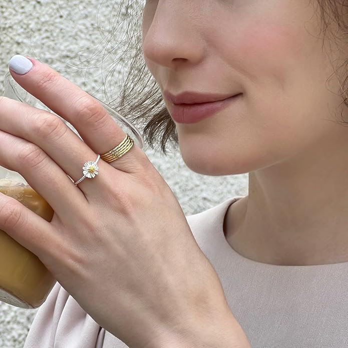 Silverly Sterling Silver Daisy Ring - Gold Plated 925 Silver Flower Rings for Women - Friendship Stacking Band - Nature Inspired Gifts for Daughter - Ladies Fine Jewelry - Spring Accessory