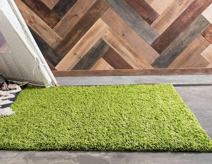 Unique Loom Solid Shag Collection Area Rug (2' x 3' 1" Rectangle, Grass Green)
