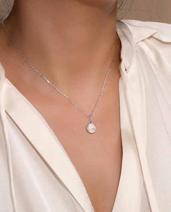 S.Leaf Sterling Silver Pearl Necklace for Women Gold Plated Double-sided Mother of Pearl Four Leaf Clover Shell Necklace Dainty Pendant Necklaces Gift for Women Her Mother Daughter Bridesmaids
