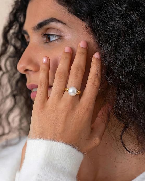 YeGieonr Non Tarnish Gold Signet Rings for Women - Waterproof 18K Gold Plated Stainless Steel Pearl Ring, Statement Ring for Everyday Wear