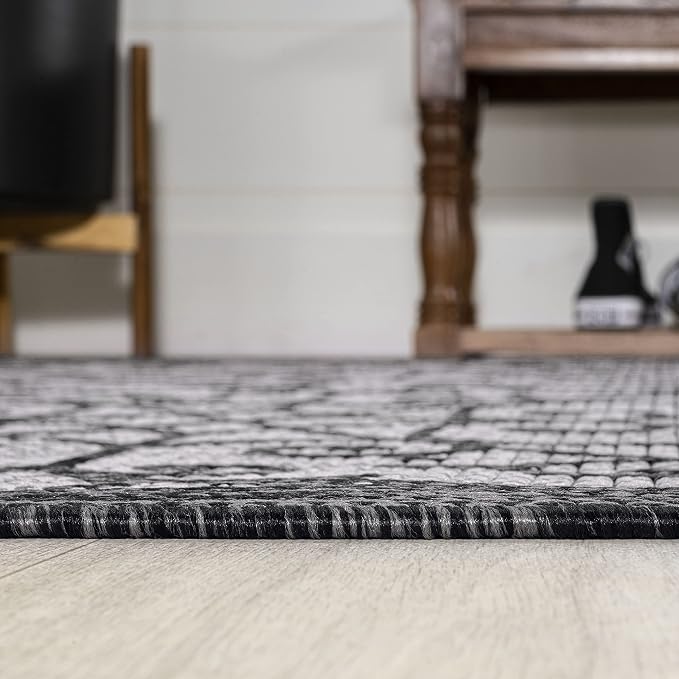 JONATHAN Y Vintage Filigree Indoor Outdoor Square Area Rug 8X8 Light Gray/Black, Madrid Textured Weave for Backyard, Patio, Porch, Easy-Cleaning, High Traffic, Pet-Friendly, Non-Shedding SMB107E-8SQ