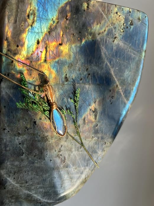 Natural Faceted Labradorite Pendant Necklace – Unique Stone of Magic & Transformation, Iridescent Flash Gemstone Jewelry, Handmade Healing Crystal Gift for Women, Birthday, Anniversary, Spiritual Awakening & Intuition