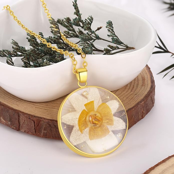 AUNTESIGN Forget-Me-Not and Queen Anne's Lace Pressed Wildflower Necklace | Birth Month Flowers Necklace | Gold/Silver Pressed Flower Jewelry | Mother's Day | Gift For Her